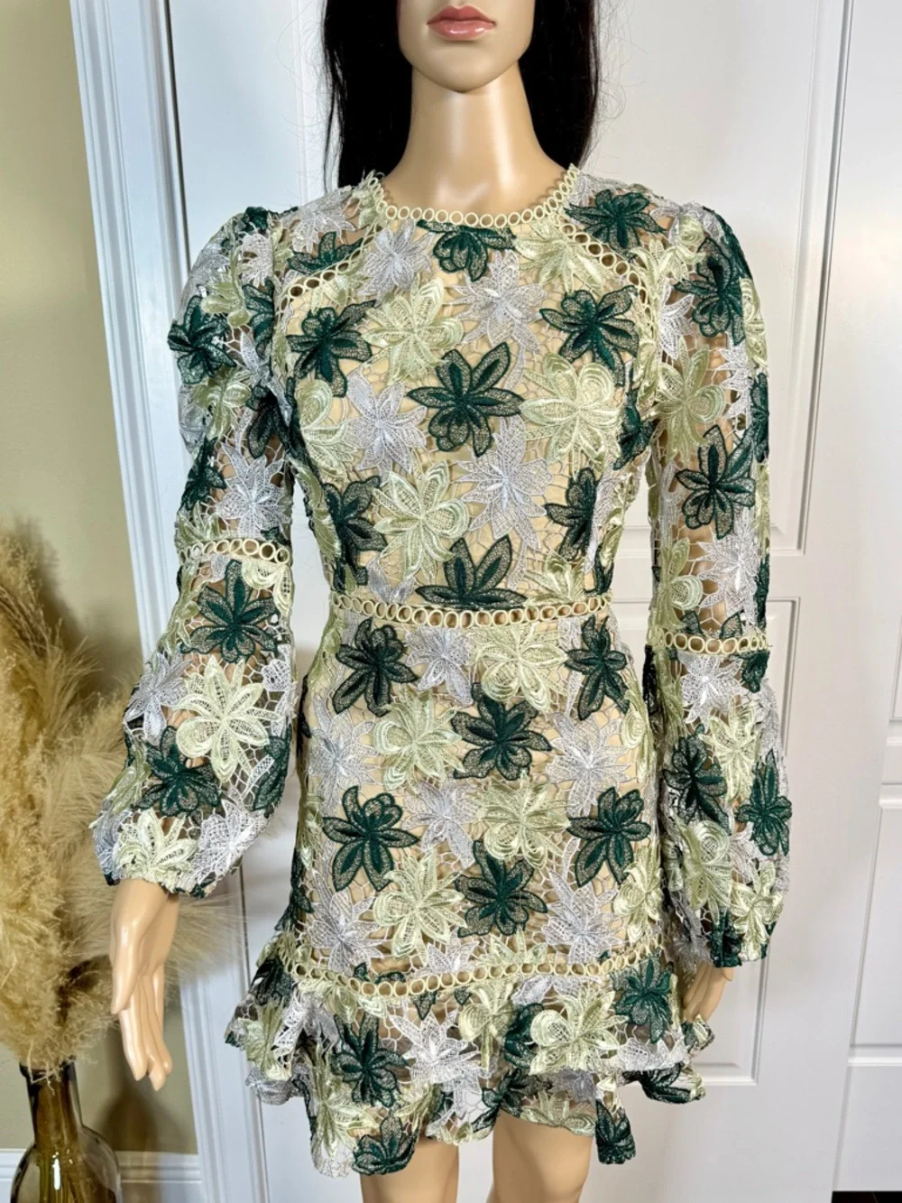 GREEN AND CREAM LONG SLEEVE FLORAL MINI DRESS WITH CROCHET AND LACE DETAILS - Picture 5 of 13